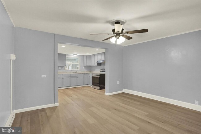 Building Photo - Renovated 3Bedroom House in Columbia