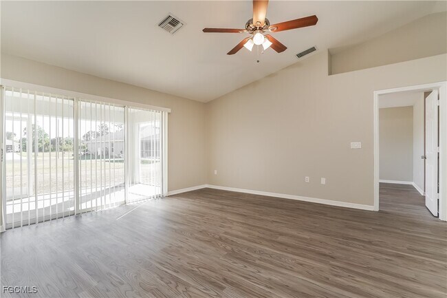 Building Photo - 3143 NE 14th Ct