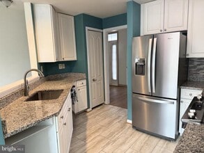 Building Photo - 28400 Pinehurst Cir