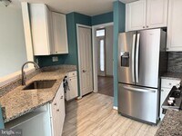 Building Photo - 28400 Pinehurst Cir