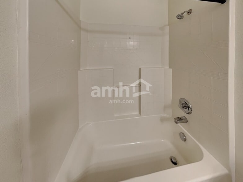 Building Photo - 1845 N Pingo Ave