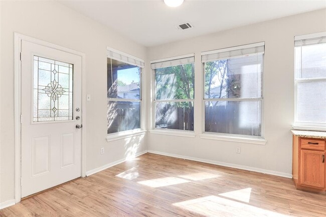 Building Photo - 8310 Broken Branch Dr