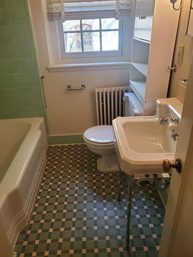 Interior Photo - Vista Avenue