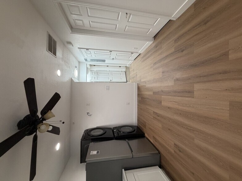 Building Photo - 1140 S 880 W