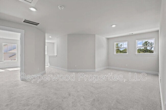 Building Photo - 1572 Shallons Ct