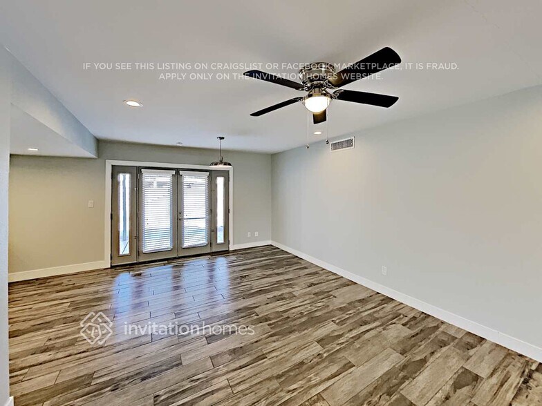 Building Photo - 2136 E Broadmor Dr