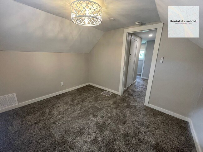 Building Photo - Adorable 2 Bedroom Located in Livonia