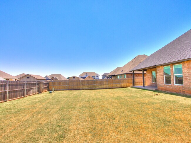 Building Photo - 3212 Hayven Cir