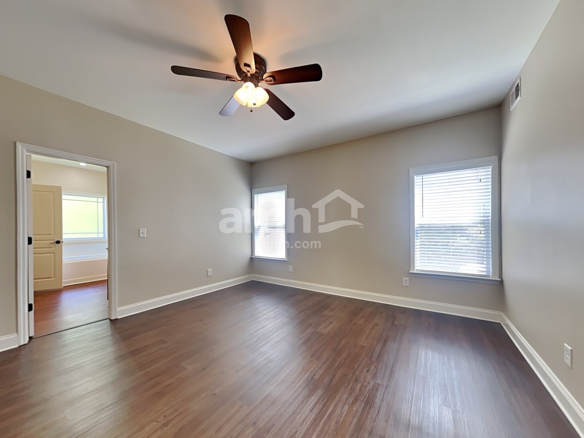 Building Photo - 180 Cotillion Crescent