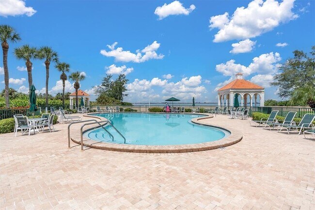 Building Photo - 4830 Osprey Dr S