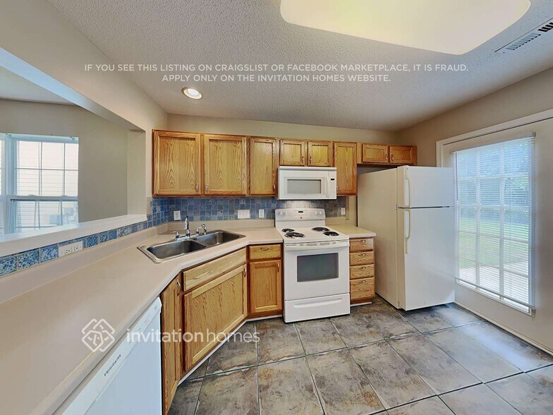 Building Photo - 2712 Rozzelles Landing Dr