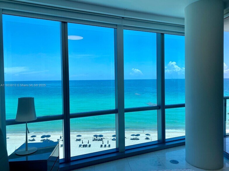 Building Photo - 17121 Collins Ave