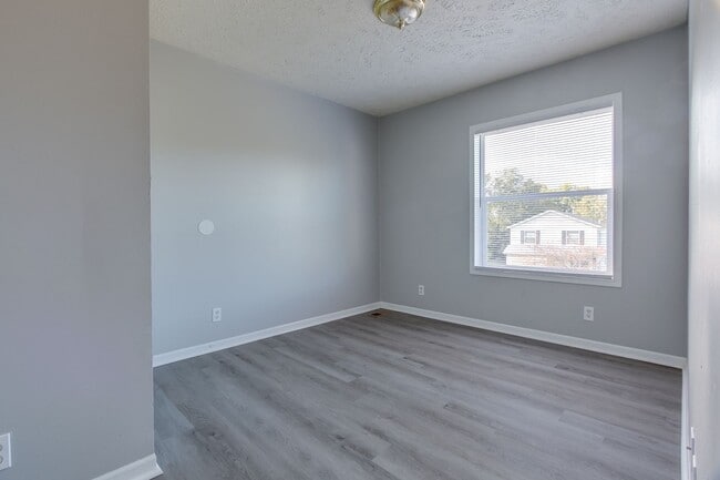 Building Photo - For Rent - Four-Bedroom Two-Bathroom Home Available NOW!