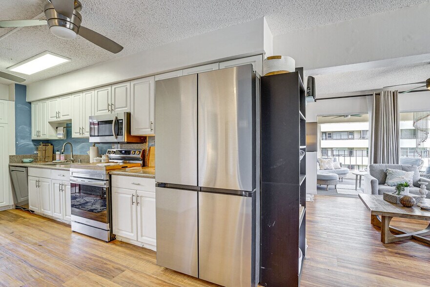 Building Photo - 222 Ka?iulani Avenue-SI FL6-ID1609154P