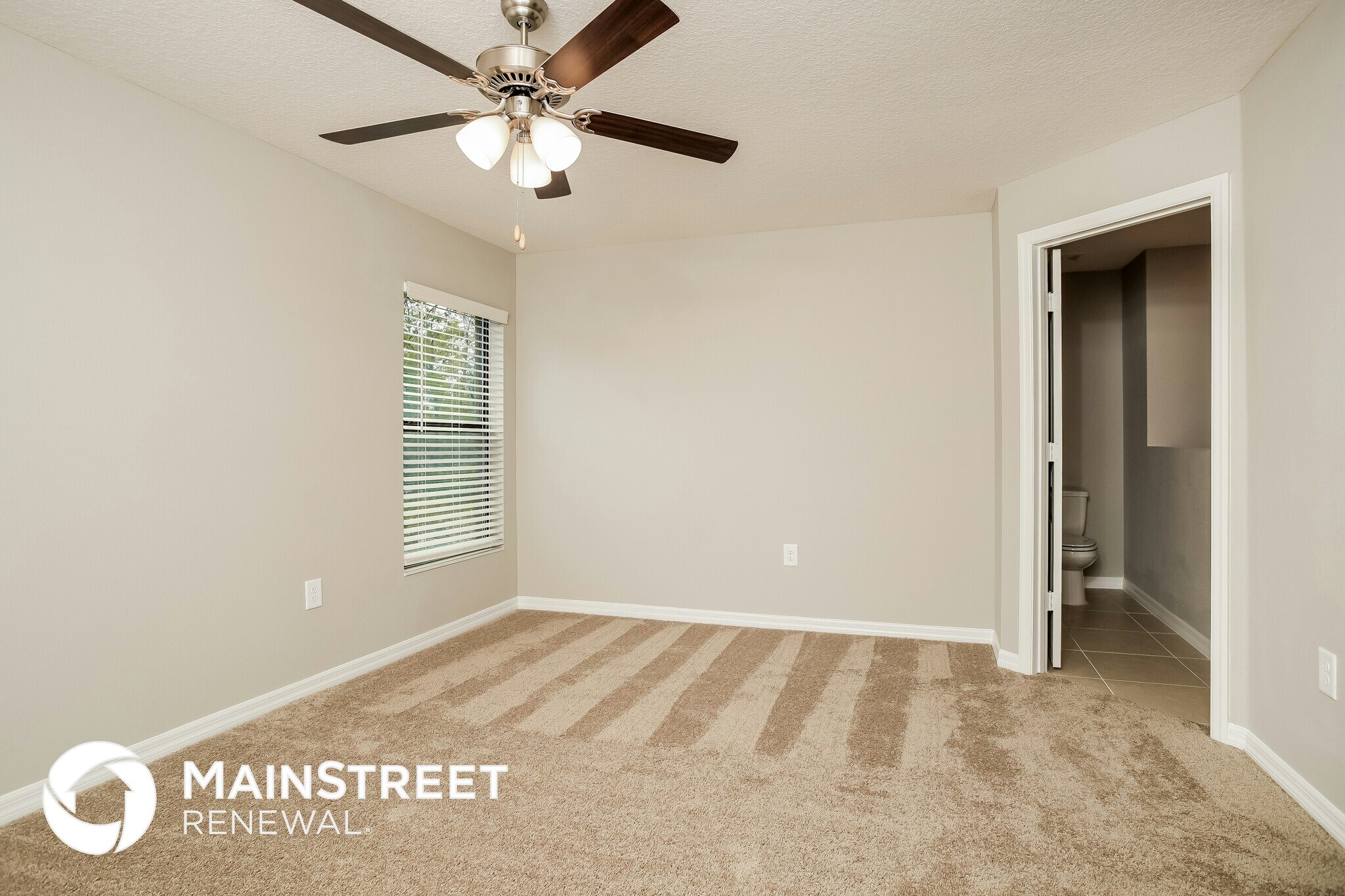 Building Photo - 208 Hyacinth Ct