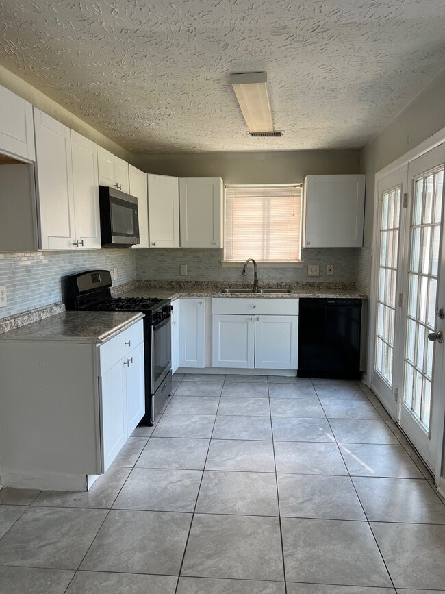 Building Photo - 18506 Andalusian Dr