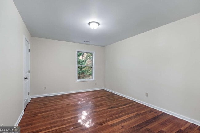 Building Photo - 204 Britt Dr