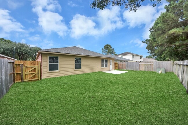 Building Photo - 24027 Pinecreek Point