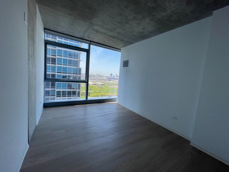 Building Photo - 1418 S Wabash Ave