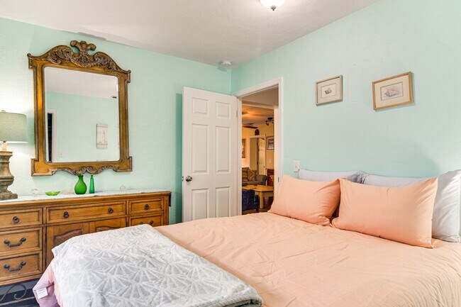 Building Photo - 634 180th Ave W