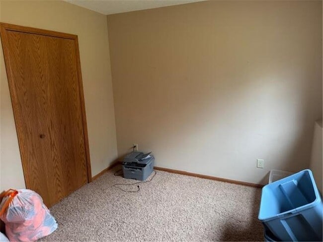 Building Photo - 300 21st Ave SW