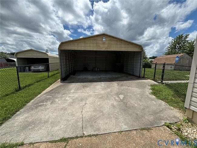 Building Photo - 3908 Yorktown Dr