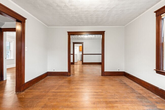 Building Photo - 7 Rockwell St