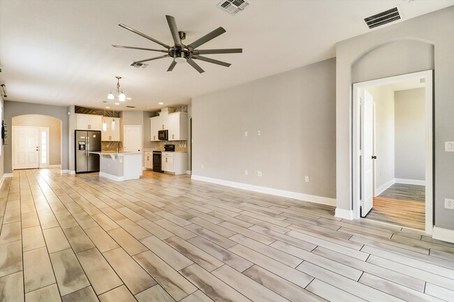 Building Photo - 1856 Napoli Dr