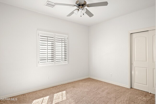 Building Photo - 14116 Rainbow Point Dr