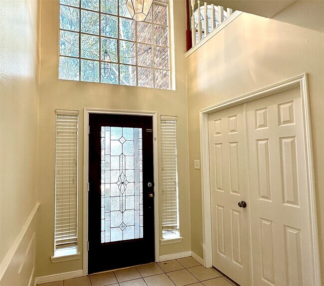 Building Photo - 3302 Richland Dr