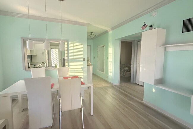 Building Photo - 4117 Bougainvilla Dr