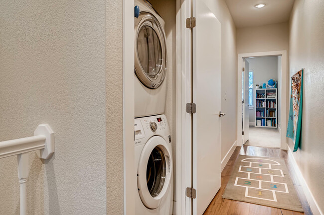 Building Photo - 534 S Lincoln St