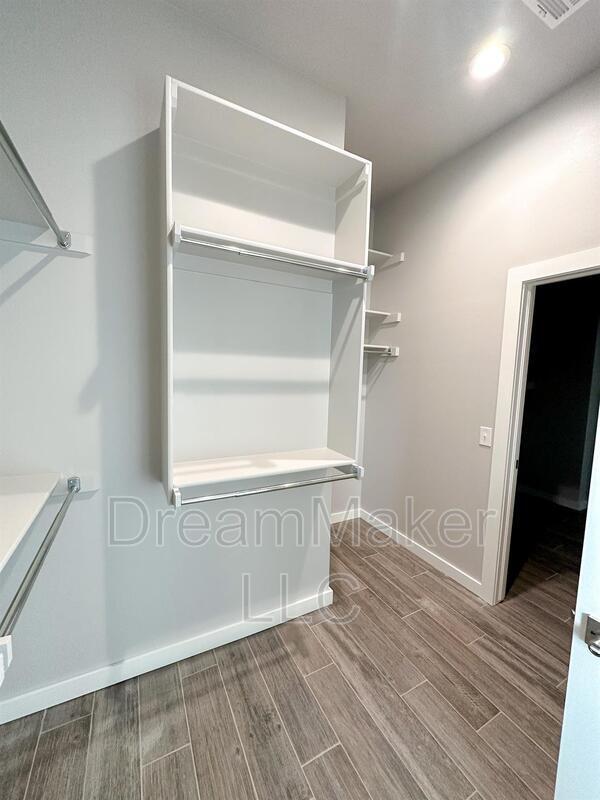 Building Photo - 5192 Red Maple Ave