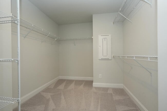 Building Photo - 5012 Calvine Ml Wy