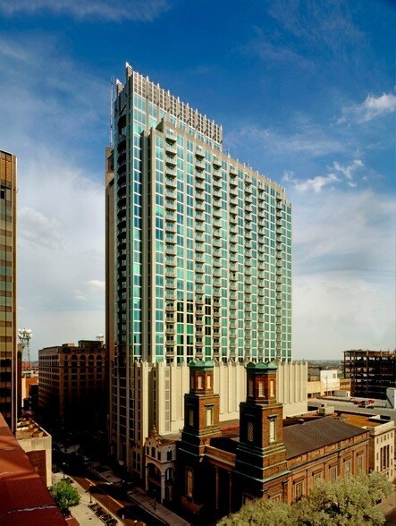 Building Photo - 415 Church St