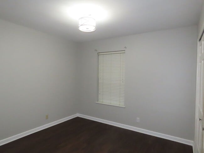 Building Photo - South Tyler! Lovely 3 Bedroom, 2 Bath House w/Garage