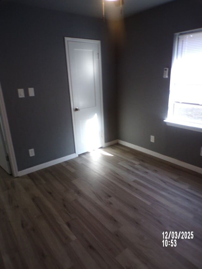 Building Photo - Great re-do