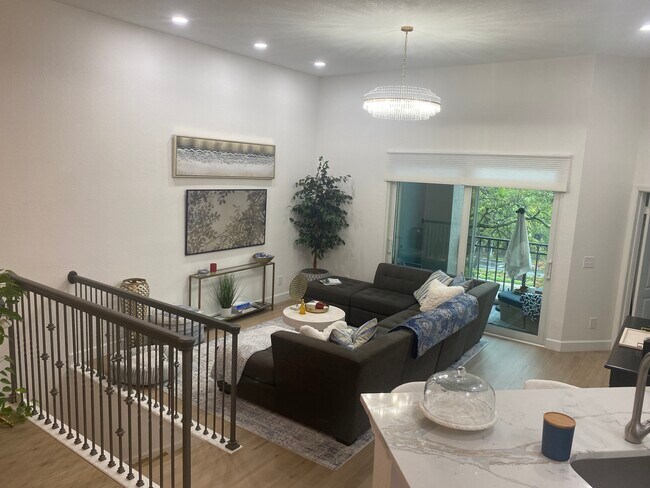 Building Photo - 705 Seagate Dr