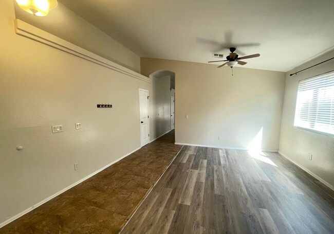 Building Photo - 24403 N Oasis Blvd