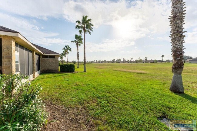 Building Photo - 18 Torrey Pines Dr