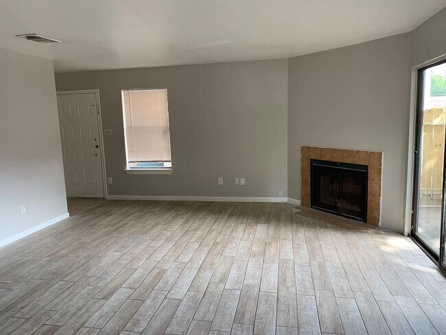 Building Photo - 3233 Hirschfield Rd