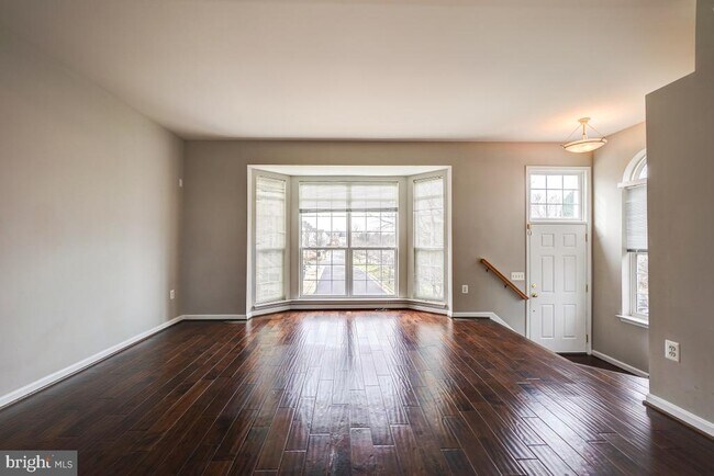 Building Photo - 6160 Cinnamon Ct