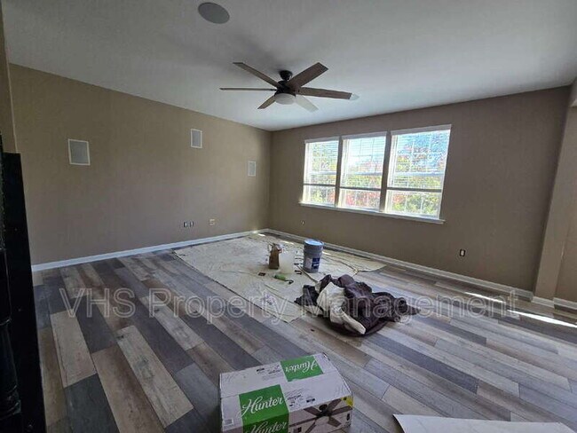 Building Photo - 721 Electric Ave