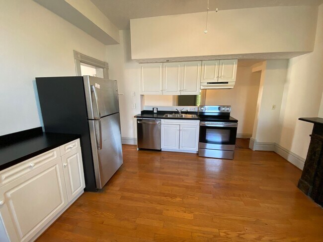 Building Photo - Dennison Ave 877 NCR