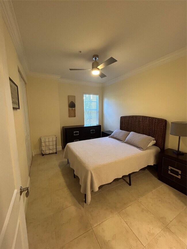 Building Photo - 226 N Latitude Cir