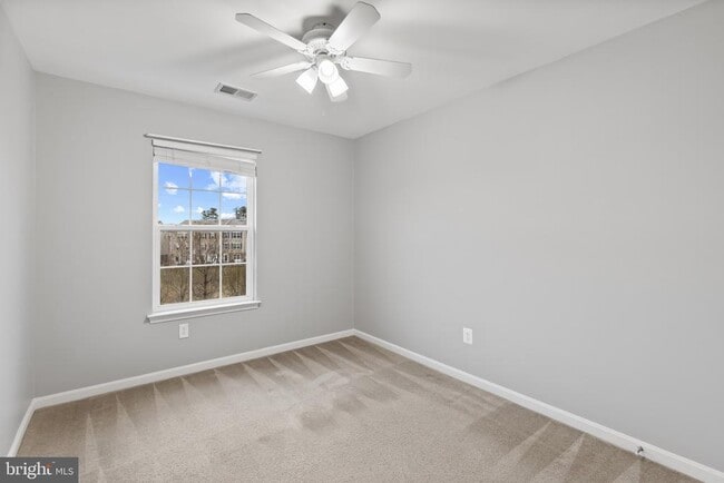 Building Photo - 1900 Lennox Dr