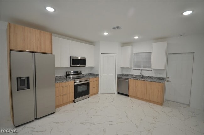 Building Photo - 2181 Mitchell Ct