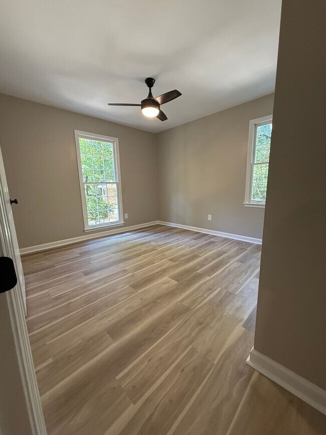 Building Photo - Oak Mountain 3 Bedroom Home