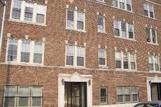 Building Photo - 3339 N Lamon Ave