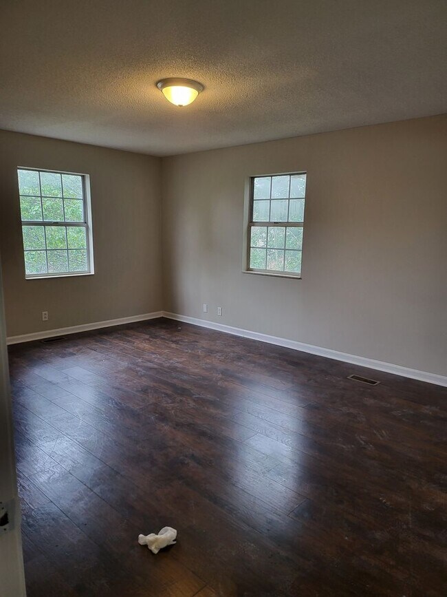 Building Photo - Large two-story colonial style home, Antioch